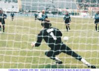 Campionato, 10 gennaio 1999: Inter - Venezia 6-2, il gol di Ronaldo su rigore che apre le marcature
