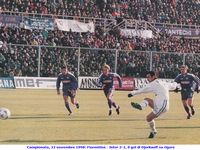 Campionato, 22 novembre 1998: Fiorentina - Inter 3-1, il gol di Djorkaeff su rigore