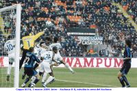 Coppa UEFA, 3 marzo 2004: Inter - Sochaux 0-0, mischia in area del Sochaux